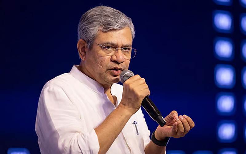 مرکزی وزیر اشونی ویشنو نے انڈیا اے آئی سمٹ 2026 میں شرکت کی